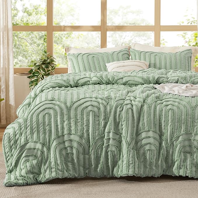 Bedsure Boho Tufted Green Comforter King Size, GentleSoft™ 3 Pieces Boho Farmhouse Decor Bedding, Arch Shabby Chic Bedding for All Seasons, 1 Bed Comforter, 2 Pillow Shams, 104x90 Inches