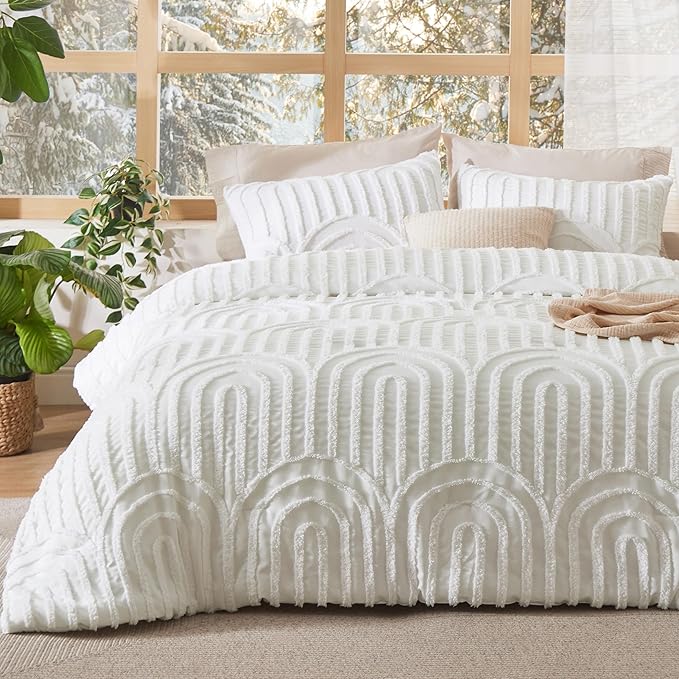 Bedsure Boho Tufted White Comforter King Size, GentleSoft™ 3 Pieces Boho Farmhouse Decor Bedding, Arch Shabby Chic Bedding for All Seasons, 1 Bed Comforter, 2 Pillow Shams, 104x90 Inches