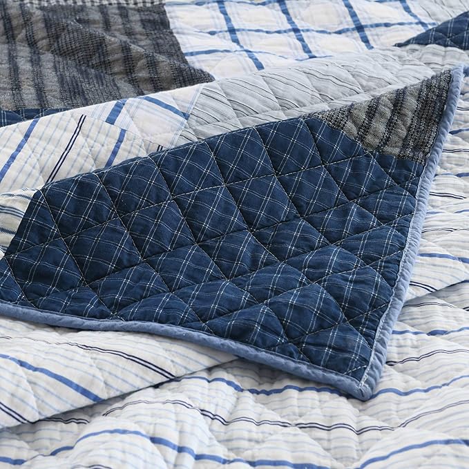DURLENGEN Blue & Grey Patchwork 100% Cotton King Quilt 3Pcs,Patchwork Blue & Grey Pattern on White,Luxury Lightweight Coverlet Sets for All Season(King 106x96,Blue & Grey Patchwork)