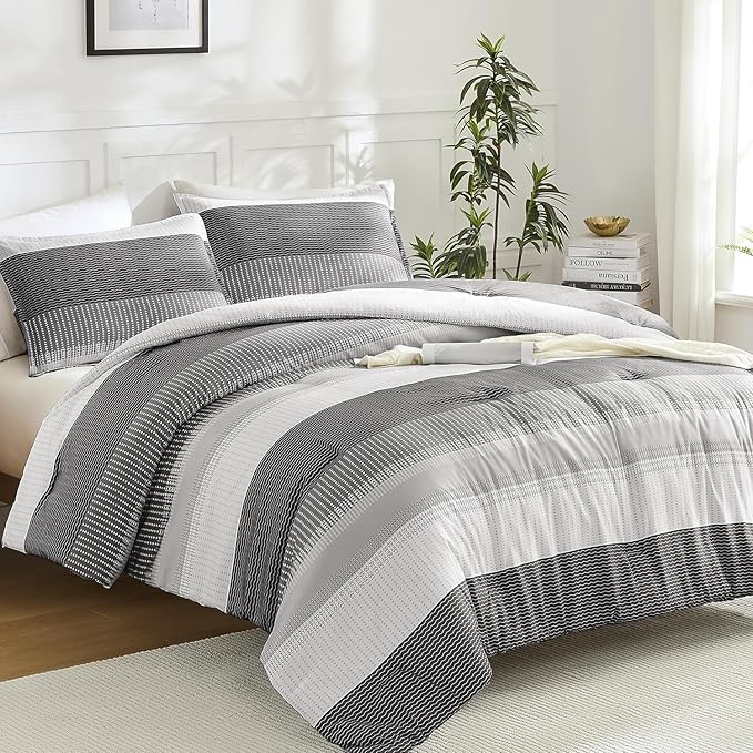 Litanika Queen Comforter Set Dark Grey - 3 Pieces Lightweight Fluffy Bedding Comforter Sets, All Season Down Alternative Comforter (1 Comforter, 2 Pillowcases)