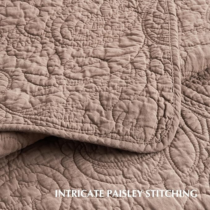 EVERGRACE 100% Cotton Paisley Quilt Set, Queen Size 3 Piece Set – Prewashed Lightweight Bedspread with 2 Shams, Soft Matelasse Coverlet for All-Season, Dusty Brick (Red Undertones)