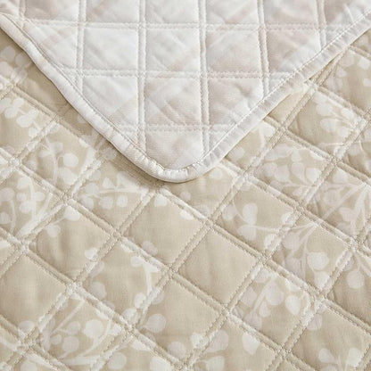 Martha Stewart - King Quilt Set, 100% Cotton Reversible Bedding Set, Incredibly Soft Feel for Year Round Comfort, 3 Piece Bed Set with Matching Pillowcases (Layered Branches Beige)