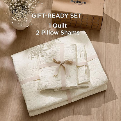 Bedsure Quilt King Size - Ultra Soft Pre-Washed Cloud-Like Bedding, All-Season Lightweight Comforter for Country Bedroom, Leaf Design Coverlet in Cream Yellow, 106 x 96 Inches | Stitch-Free Quilting, Ultra Soft, Lightweight, Machine Washable, Pet-Friendly