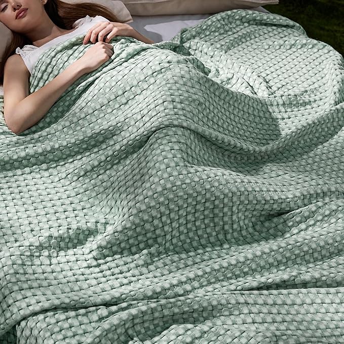 Bedsure Cooling Cotton Waffle King Size Blanket - Lightweight Breathable Blanket of Rayon Derived from Bamboo for Hot Sleepers, Luxury Throws for Bed, Couch and Sofa, Mint Green, 104x90 Inches