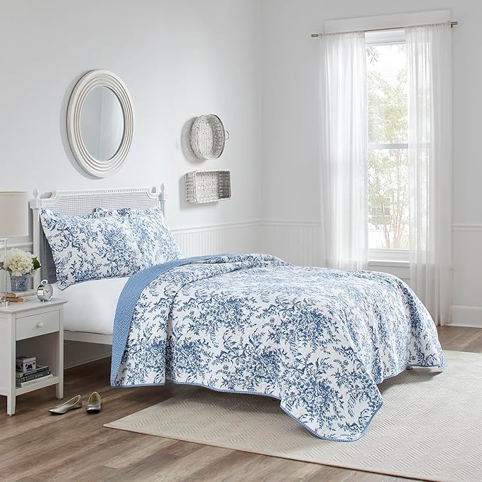 Laura Ashley Home - Bedford Collection - Luxury Premium Ultra Soft Quilt Set, Comfortable & Stylish, All Season Bedding, King, Delft
