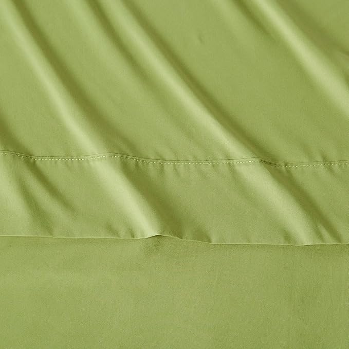 Amazon Basics Lightweight Microfiber 4-Piece Bed Sheet Set, Full, Oliver Light, Solid