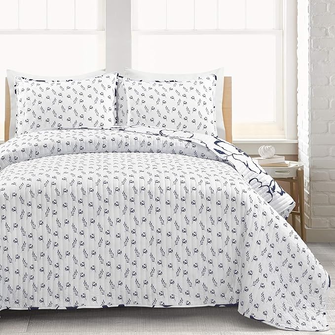 Lush Decor Scandinavian Floral Quilt King Size Reversible 3 Piece Set Navy & White - Floral Bedding Set King Quilt - White Bedding - Cottage Core Decor