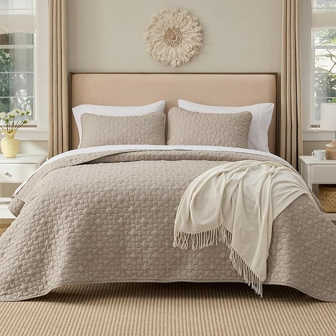 Bedsure Quilts Queen Size - Lightweight Bedspreads Queen Size with Lucky Star Quilting, Soft Quilt Bedding Set, Taupe Comforter Set Coverlet for All Seasons with 2 Pillow Shams (90" x 96") | Skin-Friendly Soft, All-Season Comfort, Breathable, Lightweig...
