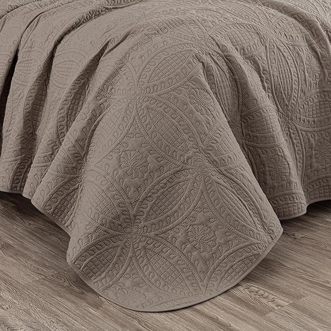 Chezmoi Collection Austin 3-piece Oversized Bedspread Coverlet Set (King, Taupe) | Oversized, Lightweight, Fade Resistant