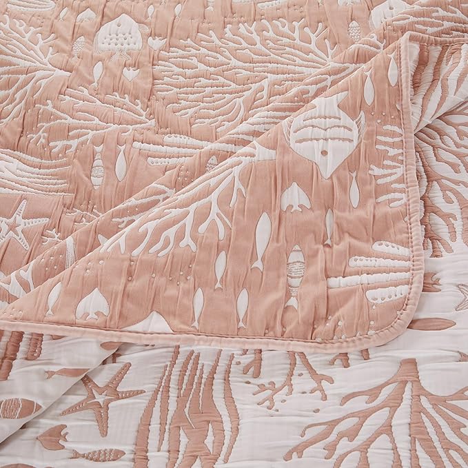 Greenland Home Coastal Paradise Reversible Matelassé Coverlet Set, 2-Piece Twin/XL, Marina Blush