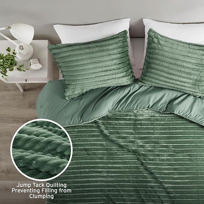 Intelligent Design King Comforter Set, Cozy Plush Bedding, Microfiber Reverse, 3 Piece, Lightweight, Super Soft Ribbed Velvet Comforter 2 Shams, All Season Fluffy Bed Set, Avril, King/Cal King Green