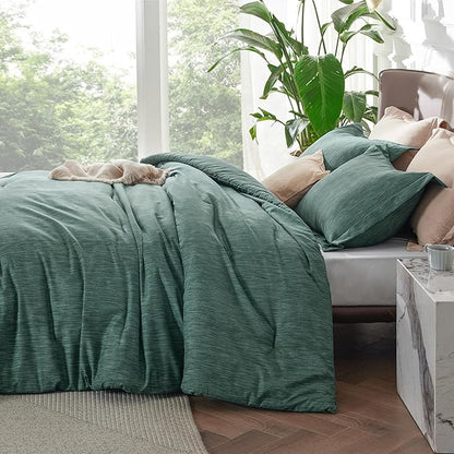 Bedsure Queen Comforter Set - Emerald Green Soft Bedding for All Seasons, Cationic Dyed Bed Set, 3 Pieces, 1 Queen Size Comforter (90"x90") and 2 Pillow Shams (20"x26"+2")