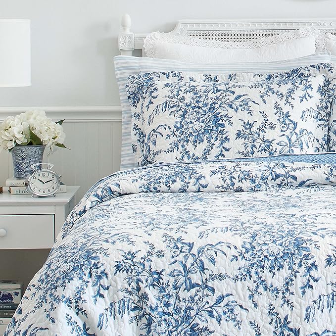 Laura Ashley - Twin Quilt Set, Soft & Reversible Cotton Floral Bedding with a Medium Weight Feel, 2 Piece Bed Set with Matching Pillowcases (Bedford Delft Blue)