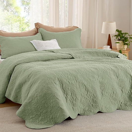 Bedsure Quilts Queen Size - Ultra Soft Pre-Washed Cloud-Like Bedding, All-Season Lightweight Comforter for Country Bedroom, Leaf Design Coverlet in Desert Sage, 90 x 96 Inches | Stitch-Free Quilting, Ultra Soft, Lightweight, Machine Washable, Pet-Friendly