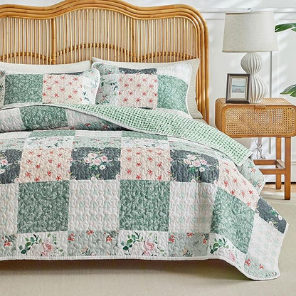 Joyreap 3 Pieces Floral Patchwork Quilt Set King, Green Flowers Design, Soft n Cozy Microfiber Quilt, Bedspread Bed Cover for All Season, 1 Quilt and 2 Pillow Shams- 102x90 inches