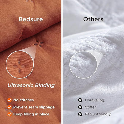 Bedsure King Quilt - Red Orange Bedspread King Size & Lightweight Comforter, Boho Coverlet with Clover Pattern, Ultra Soft All-Season Bedding, 106 x 96 Inches | Stitch-Free Quilting, Ultra Soft, Lightweight, Machine Washable, Pet-Friendly