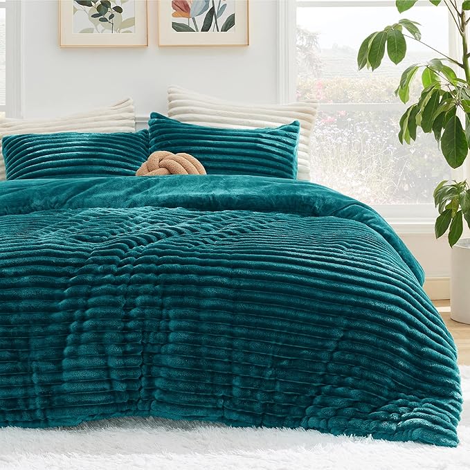 Bedsure Twin/Twin XL Size Comforter - GentleSoft™ 2 Pieces Double-Side Fleece Fluffy Teal Comforter Set, Cozy Striped Room Decor Aesthetic Luxury Twin Bedding Sets, 1 Pillowcase, 68x88 Inches