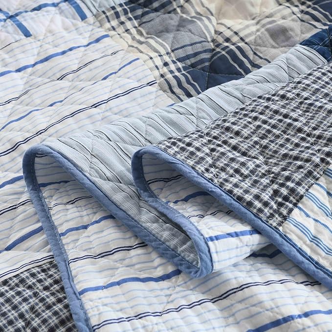 DURLENGEN Blue & Grey Patchwork 100% Cotton Queen Quilt 3Pcs,Patchwork Blue & Grey Pattern on White,Luxury Lightweight Coverlet Sets for All Season(Queen 90x96,Blue & Grey Patchwork)
