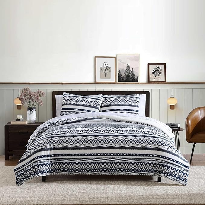 Eddie Bauer - Full/Queen Comforter Set, Reversible Plush Bedding with Matching Shams, Super Soft Luxurious Bedding Set, Oeko-Tex Certified (Shelton Fair Isle Navy, Full/Queen)