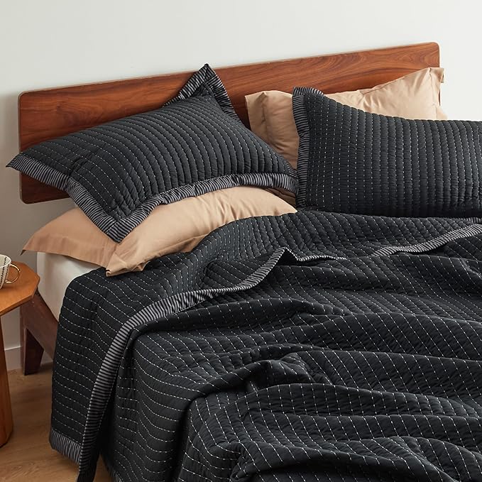 Bedsure Black Quilts King Size - King Quilt Bedding Set Bedspread Coverlet, Lightweight Corduroy Pattern Bedspread, 3-Piece Set with 106"x96" Coverlet & 2 Pillow Shams, All-Season Soft Microfiber
