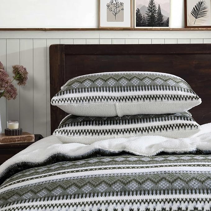 Eddie Bauer - Full/Queen Comforter Set, Reversible Plush Bedding with Matching Shams, Super Soft Luxurious Bedding Set, Oeko-Tex Certified (Shelton Fair Isle Green, Full/Queen)