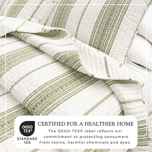 Great Bay Home Striped Quilt Set - 3-Piece King/California King Size Farmhouse Bedding Set - Lightweight, All-Season, Reversible Bedspread (White/Green)
