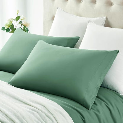 MILVOWOC 2Pcs Brushed Microfiber Standard Pillowcases - 20 x 26 Inch, Dark Green Pillow Case Set Non Slip Envelope Pillow Cover with Moisture Absorption and Anti-Wrinkle