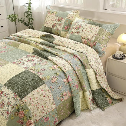 vctops Boho Patchwork Cotton Quilted Bedspread Quilt Set Queen Size 3 Pieces Soft Reversible Lightweight Coverlet Set Floral Print 1 Quilt and 2 Pillow Shams (Green D,Queen)