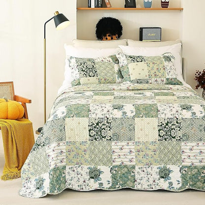 Cmfshape Summer Floral Oversized King Quilted Bedspread,Romantic Green Quilt Set,Reversible Stitched Bedding Cover All Season,Soft Lightweight Coverlet with Pillow Cases (Green,114"x102")