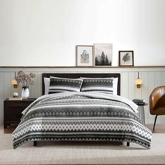 Eddie Bauer - Full/Queen Comforter Set, Reversible Plush Bedding with Matching Shams, Super Soft Luxurious Bedding Set, Oeko-Tex Certified (Shelton Fair Isle Green, Full/Queen)