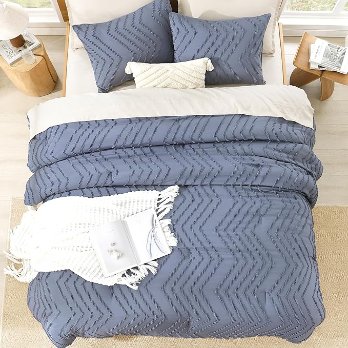 Litanika Bluish Grey Queen Size Comforter Sets, 3 Pieces Lightweight Chevron Tufted Bedding Comforter Set, Fluffy Down Alternative Comforter Bed Set Gift Choice (90x90In Comforter and 2 Pillowcases)