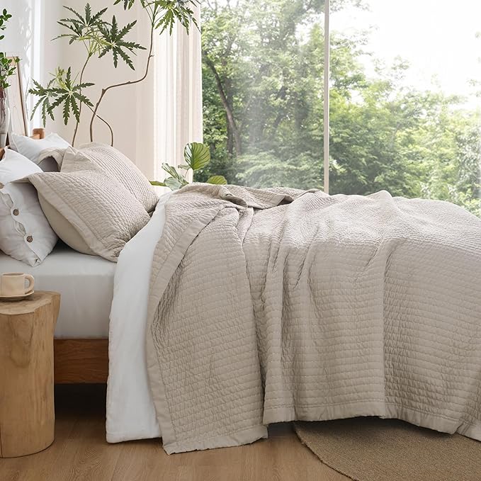 Bedsure Quilts King Size - King Quilt Bedding Set Bedspread Coverlet for Farmhouse Bedroom Decor, Lightweight Bedspread, 3-Piece Set with 106"x96" Coverlet & 2 Pillow Shams, All-Season Soft Comforter
