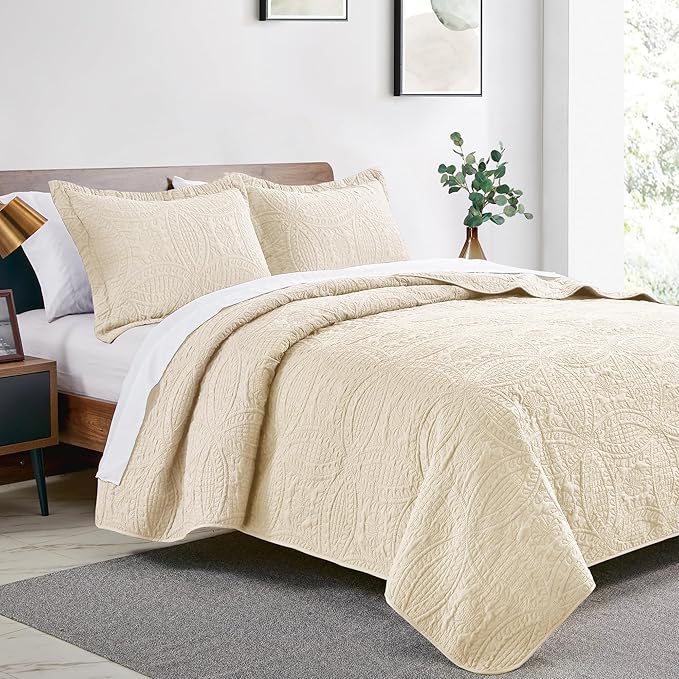 Love's cabin Oversized King Size Quilt Bedding Set Beige Bedspreads - Oversized King Lightweight Bedspread Comforter - Coin Pattern Coverlet for All Season - 3 Pieces (1 Quilt, 2 Pillow Shams)