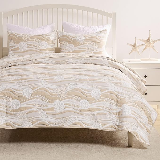 Greenland Home Coastal Paradise Reversible Matelassé Coverlet Set, 2-Piece Twin/XL, Dover Natural