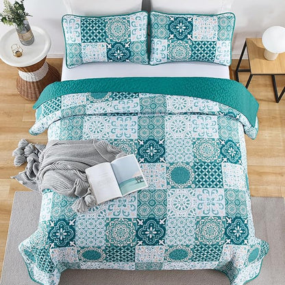 Dobuyly Teal Quilt Set King Size, Boho Turquoise Plaid Patchwork Bedspreads Coverlet Set, 3 Pieces Soft Lightweight Microfiber Bohemian Quilt Bedding Set for All Seasons 110"x90"