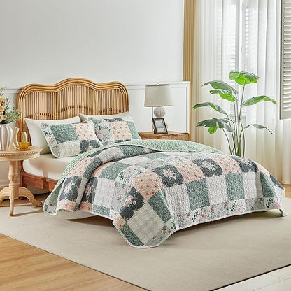 Joyreap 3 Pieces Floral Patchwork Quilt Set California King, 102x114 inches- Green n White Floral Design, Smooth Soft Microfiber Quilt, Bedspread Bed Cover for All Season