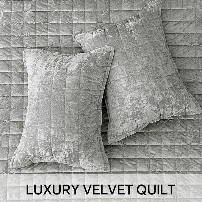 BEDELITE Velvet Quilt Set King Size - Luxury Velvet Comforter Bedding Set 3 Pieces, Lightweight Soft Cozy Shiny Light Grey Oversized Bedspread Coverlet for All Seasons with 2 Pillow Shams