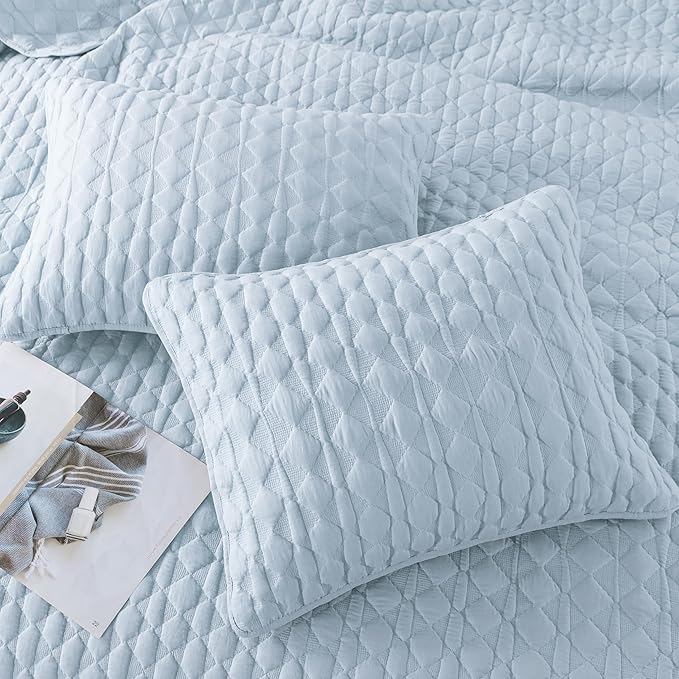 WDCOZY Light Blue Oversized California Cal King Size Quilt Bedding Set with 2 Pillow Shams, Lightweight Soft Bedspread Coverlet Bed Cover for All Season, 3 Pieces, 118x106 inches