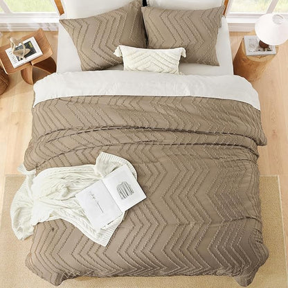 Litanika Taupe Queen Size Comforter Sets, 3 Pieces Lightweight Chevron Tufted Bedding Comforter Set, Fluffy Down Alternative Comforter Bed Set Gift Choice (90x90In Comforter and 2 Pillowcases)