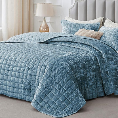 BEDELITE Velvet Quilt Set King Size - Luxury Velvet Comforter Bedding Set 3 Pieces, Lightweight Soft Cozy Shiny Dusty Blue Oversized Bedspread Coverlet for All Seasons with 2 Pillow Shams