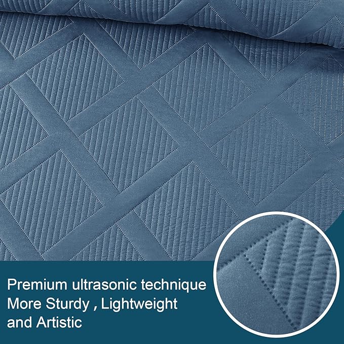Exclusivo Mezcla King Size Quilt Set with Modern Striped Pattern, 3 Pieces Lightweight Grayish Blue Quilts Bedding Set, Soft Bedspreads Coverlets for All Seasons