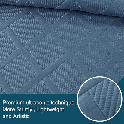 Exclusivo Mezcla King Size Quilt Set with Modern Striped Pattern, 3 Pieces Lightweight Grayish Blue Quilts Bedding Set, Soft Bedspreads Coverlets for All Seasons