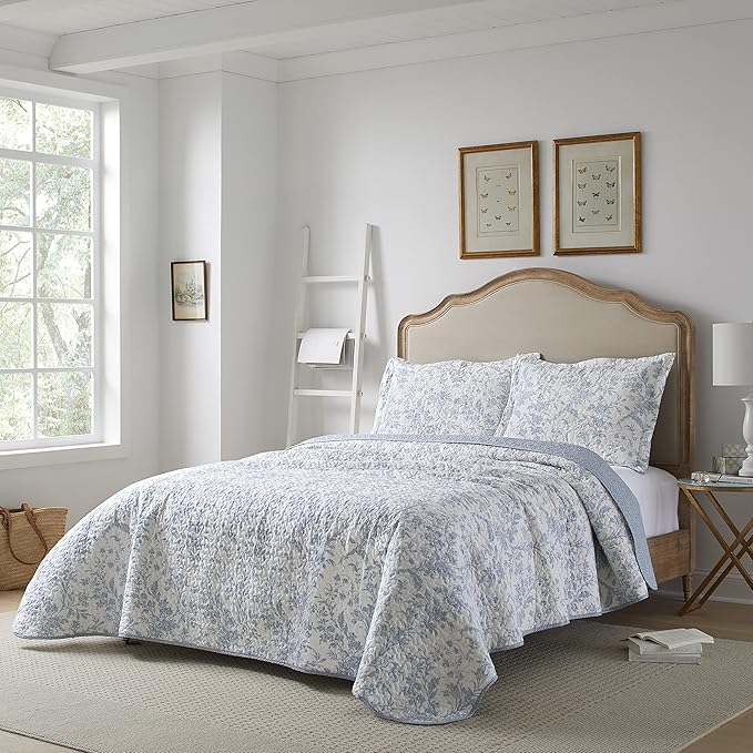 Laura Ashley - Twin Quilt Set, Soft Cotton Bedding with Reversible Design, Medium Weight for Year Round Use, 2 Piece Bed Set with Matching Pillowcase (Amberley Blue)