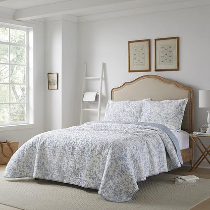 Laura Ashley - Twin Quilt Set, Soft Cotton Bedding with Reversible Design, Medium Weight for Year Round Use, 2 Piece Bed Set with Matching Pillowcase (Amberley Blue)