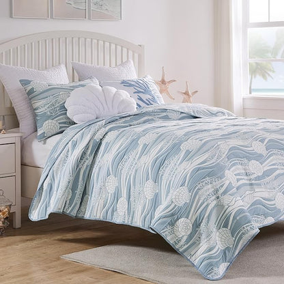 Greenland Home Coastal Paradise Reversible Matelassé Coverlet Set, 2-Piece Twin/XL, Dover Tidal Blue