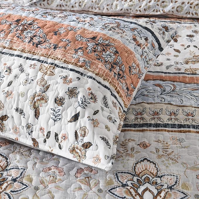 Boho Style Queen Quilt Set Mocha Brown Bohemian Floral Strip Quilt Beddding Set, Soft and Lightweight Bedspread for All Season, Full Size Bed Coverlet with 2 Matching Pillow Shams (3 Pieces)