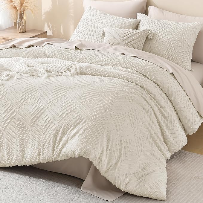 Litanika Beige Oversized Queen Comforter, 3 Pieces Cream Tufted Boho Farmhouse Bedding Comforter Sets, Lightweight Fluffy Comforter Bed Set for All Season (98x98In Comforter and 2 Pillowcases)
