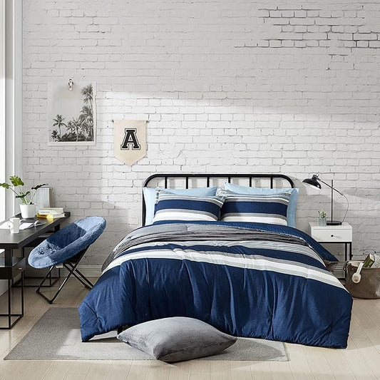 Nautica - Queen Comforter Set, Soft & Reversible Bedding for Year Round Comfort, 3 Piece Bed Set with Matching Pillowcases (Heathered Block Grey)