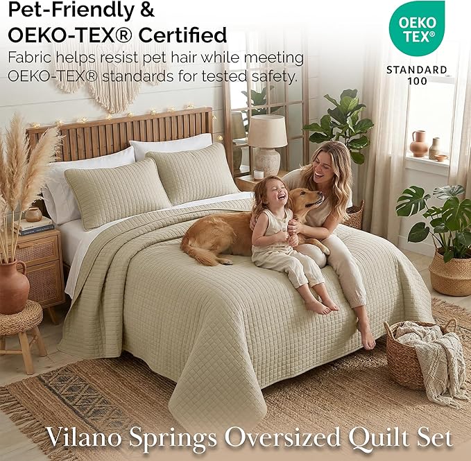 Southshore Fine Living, Inc. Full/Queen Quilt Set with 2 Matching Pillow Shams, Lightweight Full Size Quilt Coverlet, Easy Care, Machine Washable Queen Size Bedspread, Taupe
