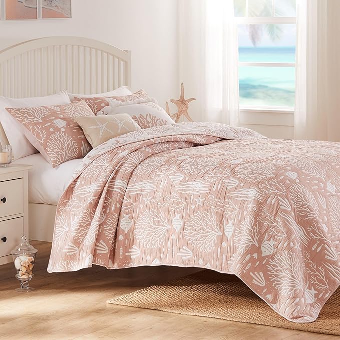Greenland Home Coastal Paradise Reversible Matelassé Coverlet Set, 3-Piece Full/Queen, Marina Blush